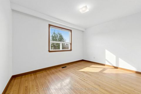 Photo 12 at 21 Gade Drive, CFB, Toronto