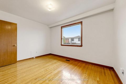 Photo 13 at 21 Gade Drive, CFB, Toronto