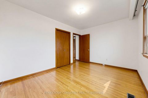 Photo 14 at 21 Gade Drive, CFB, Toronto