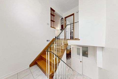 Photo 19 at 21 Gade Drive, CFB, Toronto
