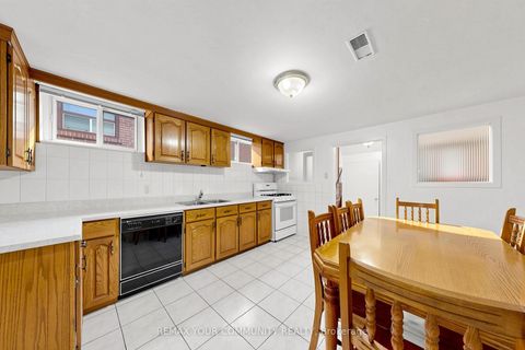 Photo 27 at 21 Gade Drive, CFB, Toronto