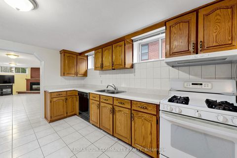 Photo 29 at 21 Gade Drive, CFB, Toronto