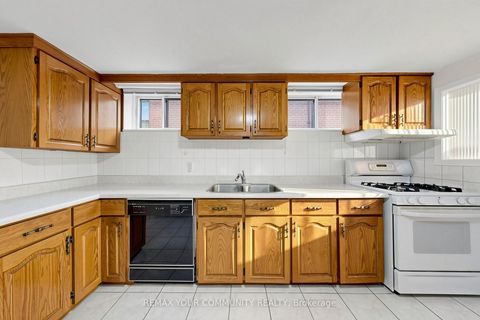 Photo 30 at 21 Gade Drive, CFB, Toronto