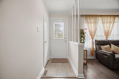 Photo 3 at 32 Jansusie Road, Clairville, Toronto