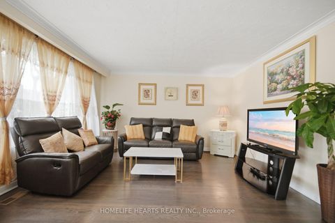 Photo 5 at 32 Jansusie Road, Clairville, Toronto