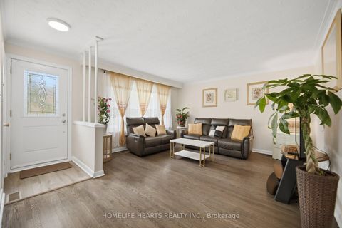 Photo 6 at 32 Jansusie Road, Clairville, Toronto