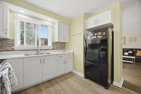 Photo 10 at 32 Jansusie Road, Clairville, Toronto