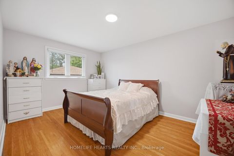 Photo 12 at 32 Jansusie Road, Clairville, Toronto