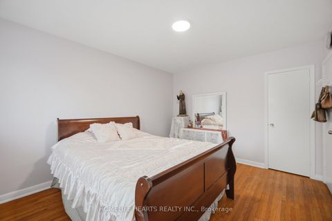 Photo 13 at 32 Jansusie Road, Clairville, Toronto