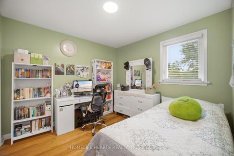 Photo 14 at 32 Jansusie Road, Clairville, Toronto