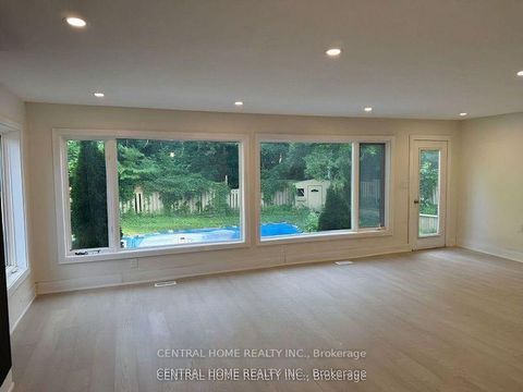 Photo 4 at 206 Parkview Crescent, Central Newmarket, Newmarket