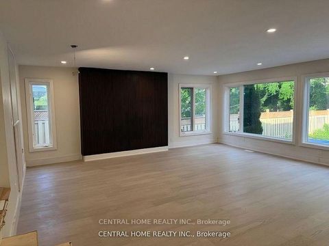 Photo 6 at 206 Parkview Crescent, Central Newmarket, Newmarket