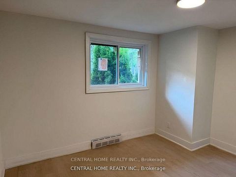 Photo 9 at 206 Parkview Crescent, Central Newmarket, Newmarket