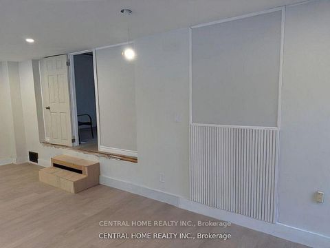Photo 15 at 206 Parkview Crescent, Central Newmarket, Newmarket