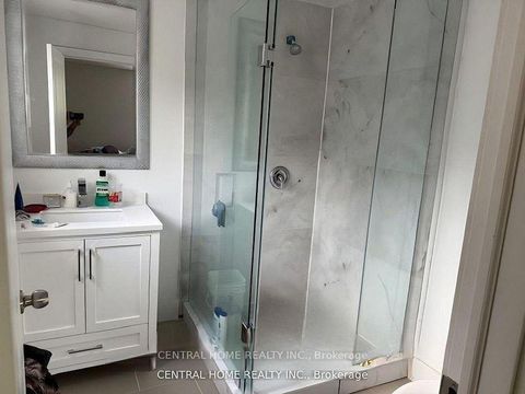 Photo 19 at 206 Parkview Crescent, Central Newmarket, Newmarket