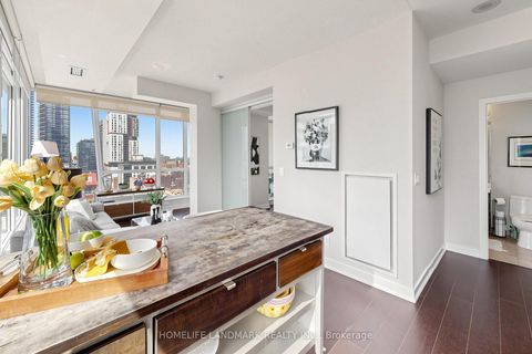 Photo 17 at 1407 - 199 Richmond Street W, Waterfront Communities C1, Toronto