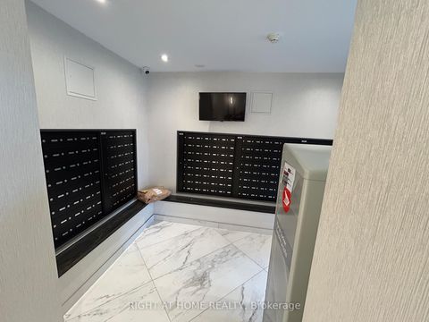 Photo 4 at 201 - 7460 Bathurst, Brownridge, Vaughan