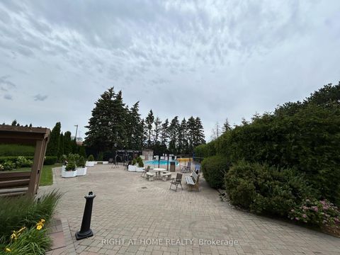 Photo 8 at 201 - 7460 Bathurst, Brownridge, Vaughan