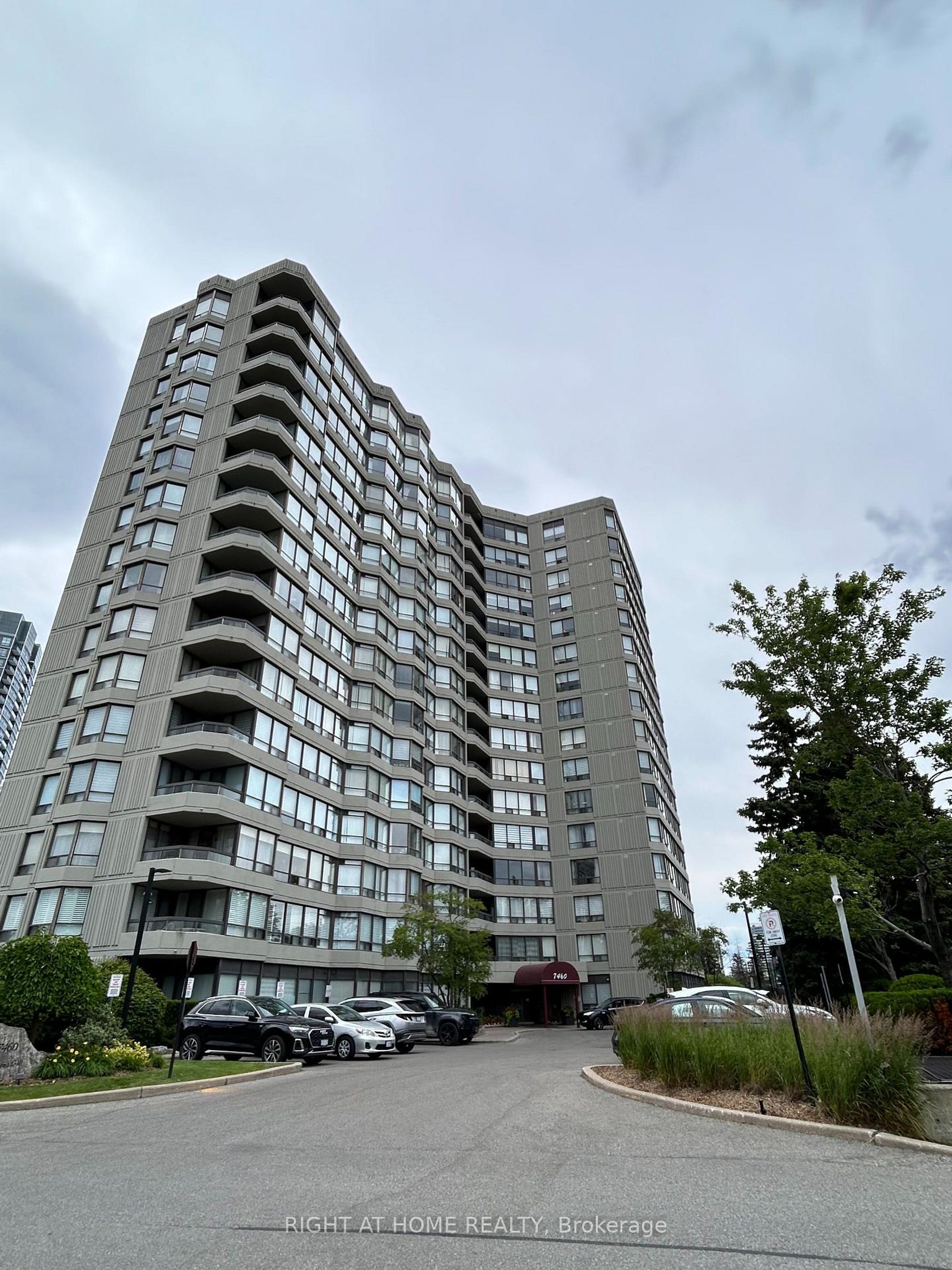 201 - 7460 Bathurst, Brownridge, Vaughan photo number 2