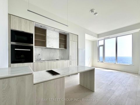 Photo 3 at 6006 - 11 Yorkville Avenue, Annex, Toronto