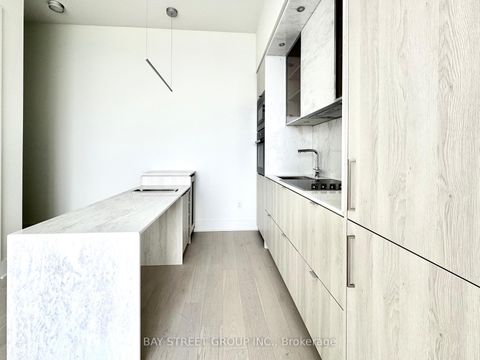 Photo 10 at 6006 - 11 Yorkville Avenue, Annex, Toronto