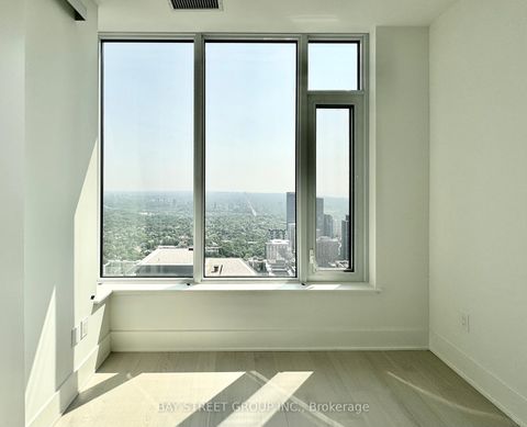 Photo 13 at 6006 - 11 Yorkville Avenue, Annex, Toronto