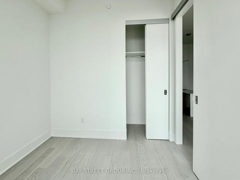 Photo 14 at 6006 - 11 Yorkville Avenue, Annex, Toronto