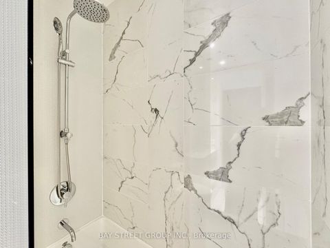 Photo 16 at 6006 - 11 Yorkville Avenue, Annex, Toronto