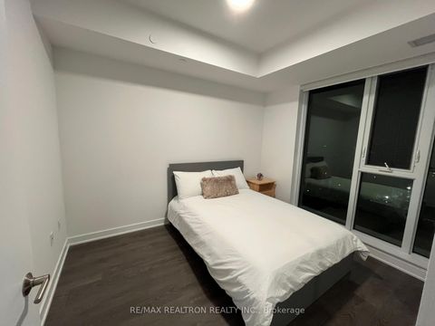 Photo 7 at 901 - 130 River Street, Regent Park, Toronto
