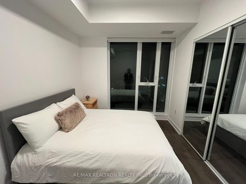Photo 8 at 901 - 130 River Street, Regent Park, Toronto