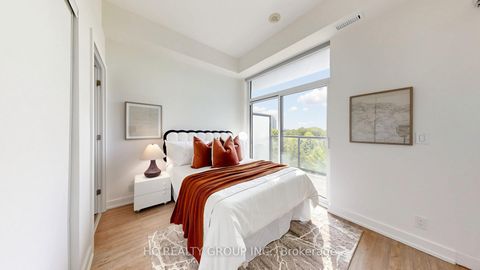 Photo 16 at 701 - 6 Parkwood Avenue, Casa Loma, Toronto