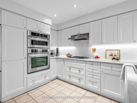 Photo 10 at 57 Skipton Trail, Bayview Wellington, Aurora