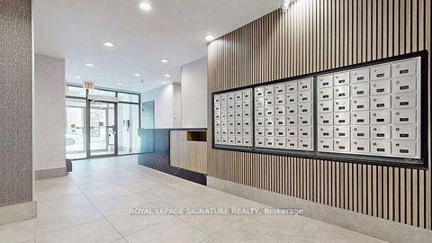 Photo 2 at 207 - 140 Bathurst Street, Niagara, Toronto