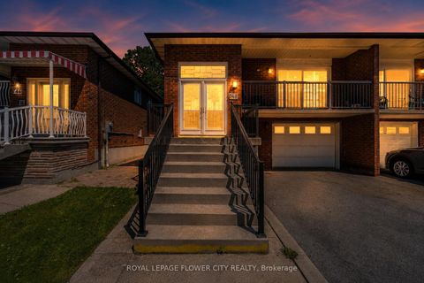 Photo 2 at 148 Dolores Road, Jane Heights, Toronto