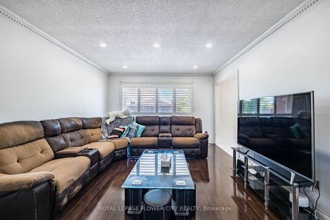 Photo 10 at 148 Dolores Road, Jane Heights, Toronto