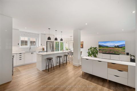 Photo 2 at 58 Shippigan Crescent, Don Valley Village, Toronto