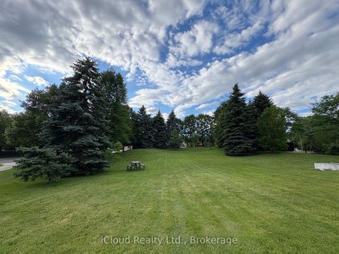 Photo 19 at 710 - 91 Townsgate Drive, Yorkhill, Vaughan