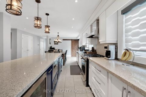 Photo 7 at 79 Arran Crescent, West Woodbridge, Vaughan