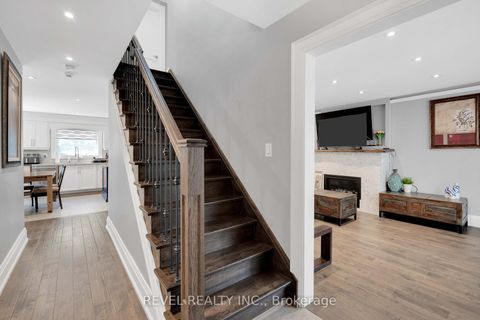 Photo 15 at 79 Arran Crescent, West Woodbridge, Vaughan