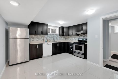 Photo 29 at 79 Arran Crescent, West Woodbridge, Vaughan