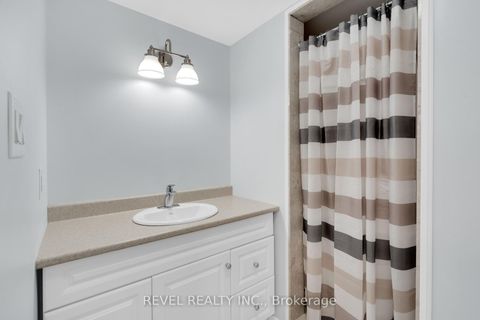 Photo 31 at 79 Arran Crescent, West Woodbridge, Vaughan
