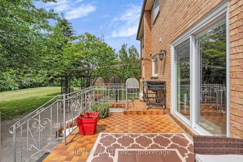 Photo 36 at 79 Arran Crescent, West Woodbridge, Vaughan