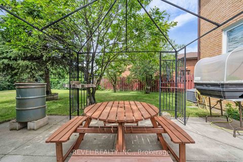 Photo 38 at 79 Arran Crescent, West Woodbridge, Vaughan