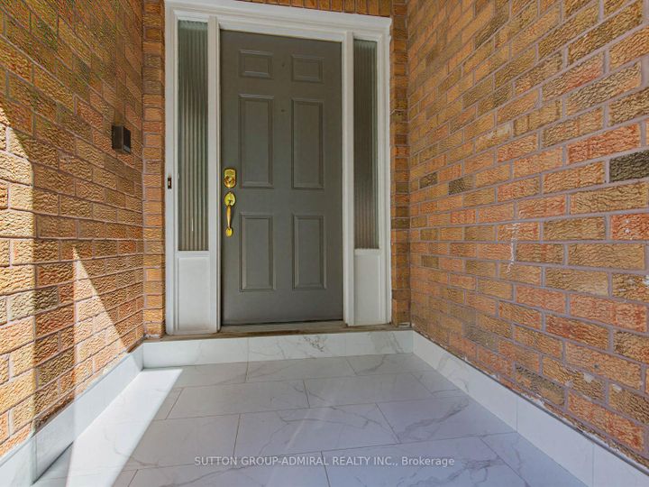 Photo 2 at 69 Anthony Lane, Glen Shields, Vaughan