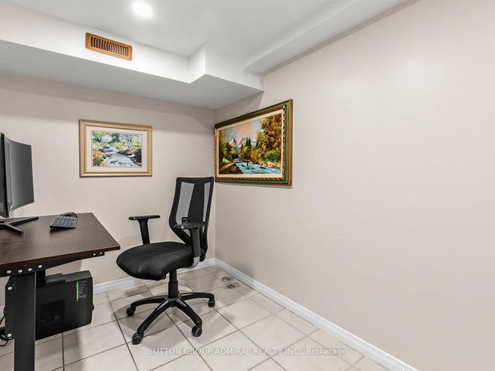 Photo 36 at 69 Anthony Lane, Glen Shields, Vaughan