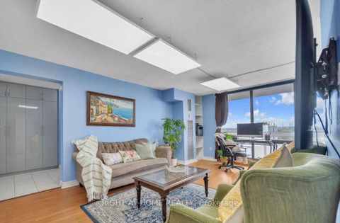 Photo 12 at 1415 - 260 Seneca Hill Drive, Don Valley Village, Toronto
