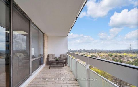 Photo 18 at 1415 - 260 Seneca Hill Drive, Don Valley Village, Toronto