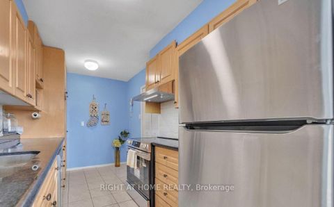 Photo 19 at 1415 - 260 Seneca Hill Drive, Don Valley Village, Toronto