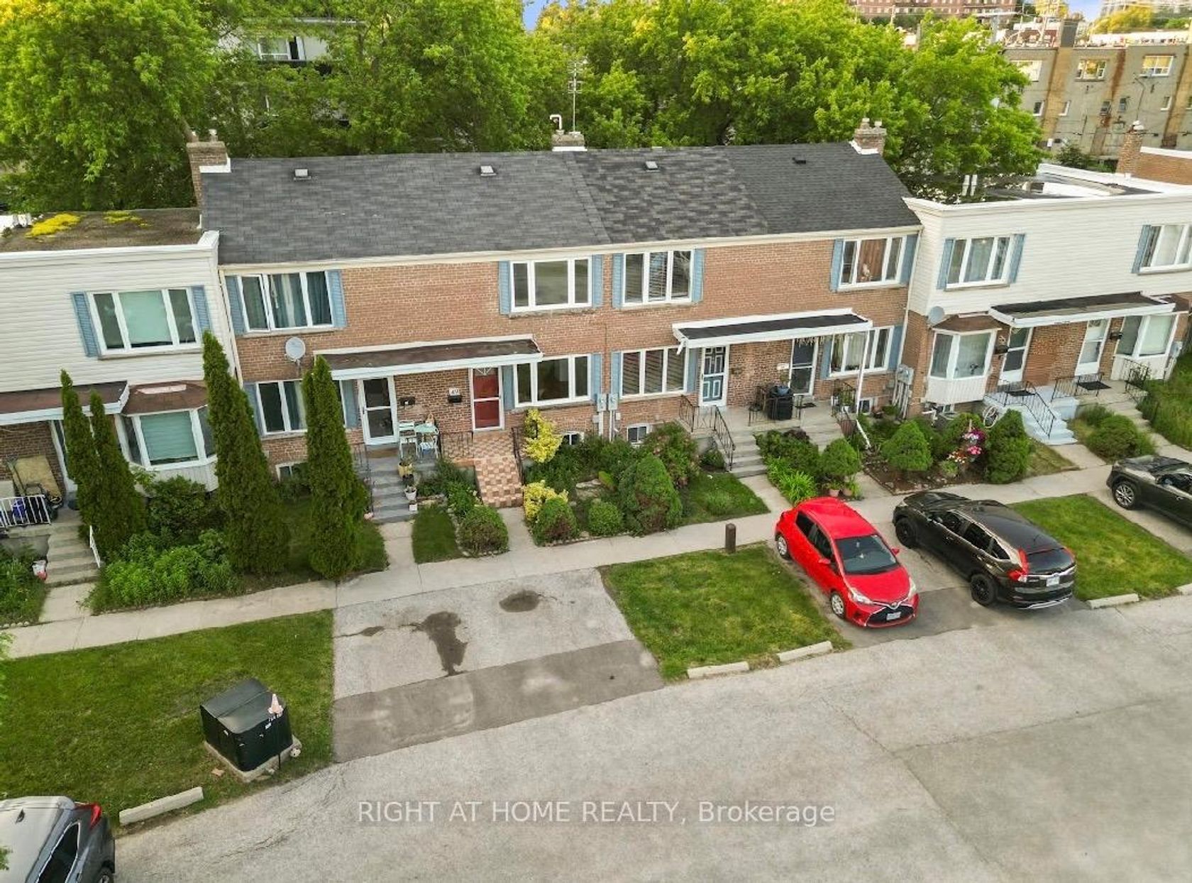49 - 740 KENNEDY Road, Ionview, Toronto 