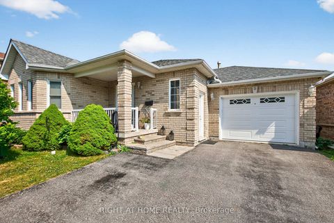 Photo 3 at 3 Player Drive, East Bayfield, Barrie